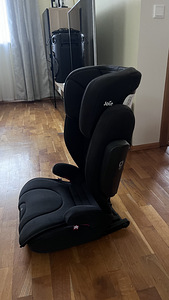 Детское автокресло (2 фото из 2)