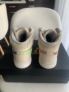 Nike Air Jordan 1 mid utl(GS) (1 foto / 5)