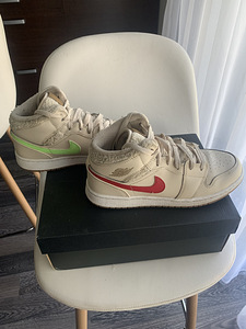 Nike Air Jordan 1 mid utl(GS) (3 foto / 5)