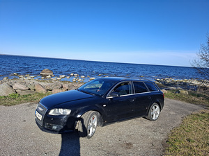 AUDI A4 AVANT (4 foto / 10)