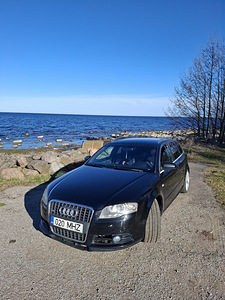 AUDI A4 AVANT (7 foto / 10)
