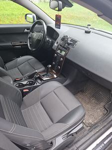 Volvo v50 (4 foto / 5)
