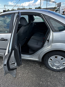 FORD FOCUS 2006a. 1.6 bensiin (5 foto / 11)