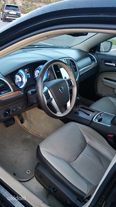 Lancia Thema (8 foto / 10)