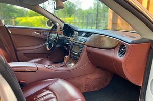 Mercedes-Benz CLS (7 foto / 15)