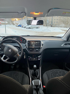 Peugeot 2008, 1.2 мануал (4 фото из 4)