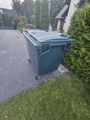 Отдам мусорный контейнер