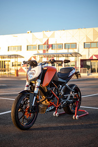 KTM DUKE 125 (10 фото из 10)