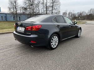 Lexus IS250 2.5 V6 153kw (3 foto / 11)