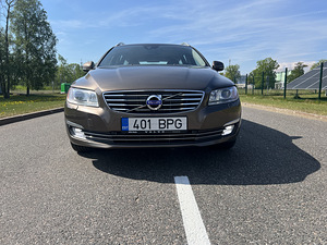 Volvo V70 2.0 diesel 120kw 2014a (5 foto / 14)