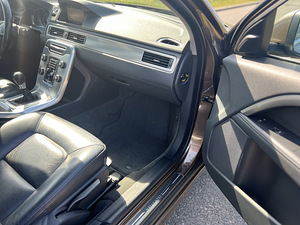 Volvo V70 2.0 diesel 120kw 2014a (8 foto / 14)