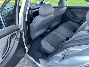 Seat Toledo 1,6 77kw 2005a. (9 foto / 10)