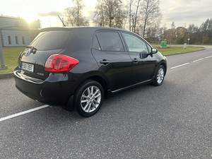 Toyota Auris 2009a. 1,6I. 91kw (4 foto / 13)
