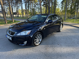 Lexus IS250 (1 фото из 15)