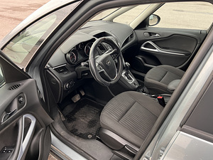 OPEL ZAFIRA TOURER (9 foto / 13)