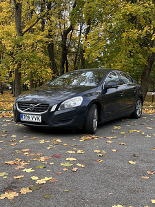 Volvo S60 2011 г. (1 фото из 12)