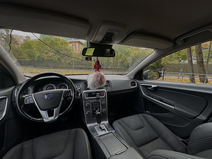Volvo S60 2011 г. (7 фото из 12)