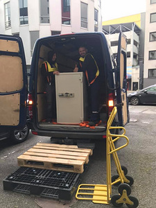 Raskete esemete transport. Klaverid, seifid jne. (2 foto / 2)