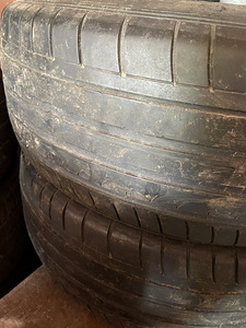 Dunlop 235/65/17 (2 foto / 3)