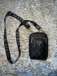 Сумка Guess (1 фото из 3)