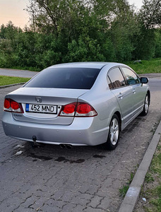 Honda Civic 1.8 103kw 2010 (4 foto / 10)