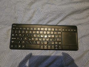 Беспроводную клавиатуру