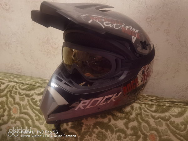 Шлем для мотокросса или BMX + очки (фото #1)