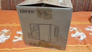 Edifier R1580 караоке (4 фото из 9)