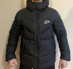 Зимняя куртка NIKE (1 фото из 3)