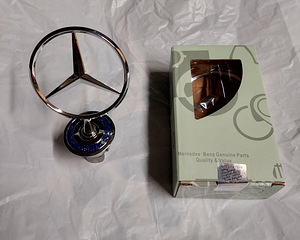 Новые знаки / эмблемы на капоте Mercedes-Benz