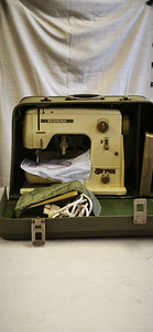 Швейная машина Bernina 708 (1 фото из 10)