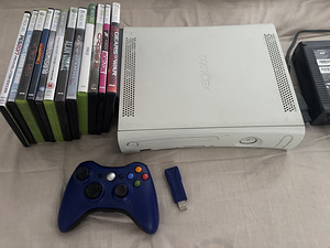 Xbox 360 + 12 игр (1 фото из 1)
