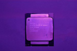 Xeon 2620 v3 (2 foto / 2)