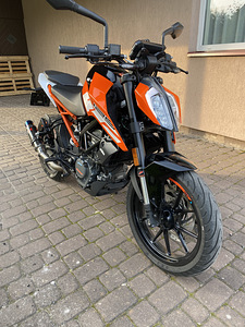 Продается в хорошем состоянии KTM DUKE 125 (1 фото из 10)