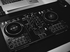 Pioneer dj DDJ-400 (1 foto / 2)