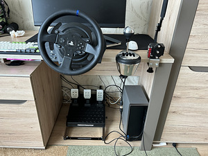 Thrustmaster T300+T3PM+TH8A+HANDBRAKE Simracing (1 foto / 4)