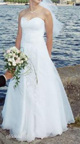 Свадебное платье и фата, (фото #1)