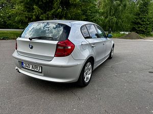 Продаю BMW 118i автомат (4 фото из 10)