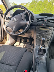 Toyota Avensis 1.6 бензин механика (5 фото из 7)