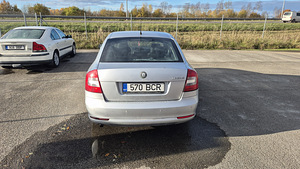 Skoda Octavia 2010 1.2 бензин (4 фото из 6)