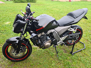 Kasasaki Z750 (4 foto / 7)