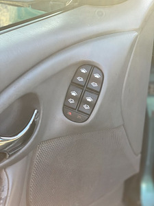 Ford Focus GHIA 1.6 bensiin (6 foto / 10)