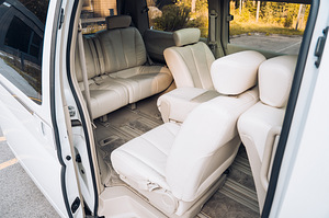 Nissan Elgrand XL Rider Autech (13 foto / 15)