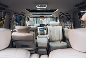 Nissan Elgrand XL Rider Autech (14 foto / 15)