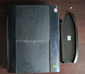 PS3 SUPERSLIM 500GB (2 foto / 3)