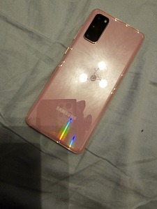 Samsung Galaxy S20 (2 foto / 4)