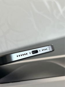 iPhone 15 Pro Max Black Titanium 256gb (3 foto / 6)