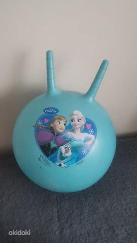 Hüppepall - Elsa ja Anna (foto #1)