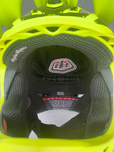 Troy Lee Designs D3 Fiberlite (5 foto / 5)