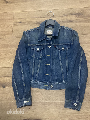 Levis teksatagi M